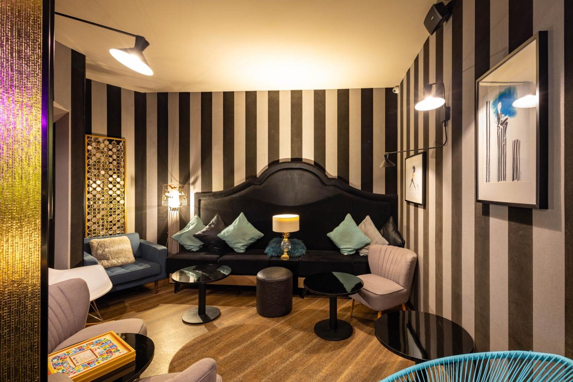 Hotel La Parizienne Luaran gambar