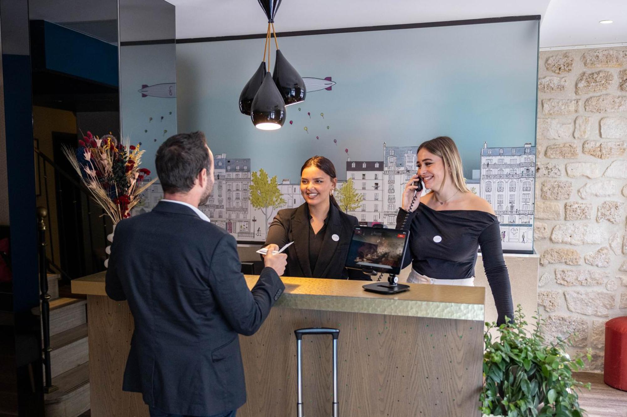 Hotel La Parizienne Luaran gambar